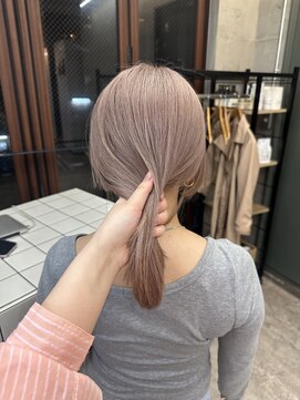 バド(bado) ピンクベージュ/透明感カラー／レイヤーカット／髪質改善/本町