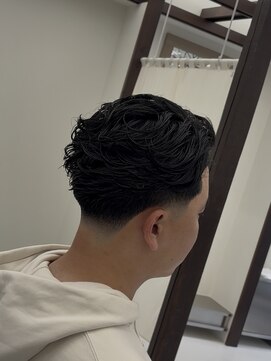 トウキョウ クラシック バーバー タウン(TOKYO CLASSIC BARBER TOWN) テーパーフェード