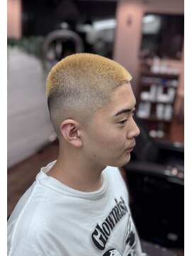 バーバーショップテト(barber shop tete) 金髪ベリーショートフェード/スキンフェード