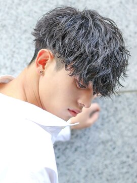 ベーア(Bar) 表参道波打ちパーマ刈り上げ前下がりマッシュ(波巻きパーマ