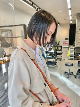 ロット 横浜(lot) ぱつっとボブ/ショートボブ/髪質改善[横浜駅]
