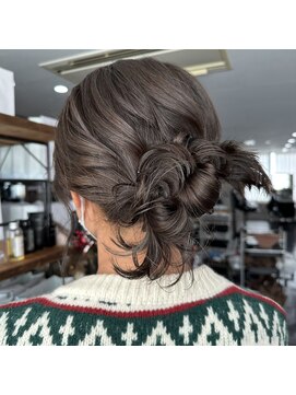 トゥーミー(to mee) オリーブグレージュ♪