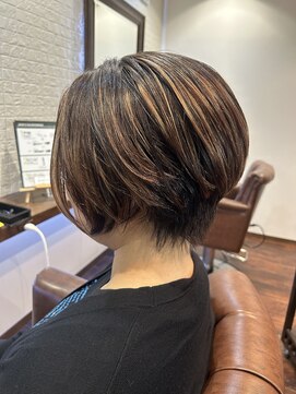 ヘアー サロン アットシュシュ(Hair Salon At'shushu) メッシュもしてるのに縮毛矯正と小顔補正立体カット・・・だと?