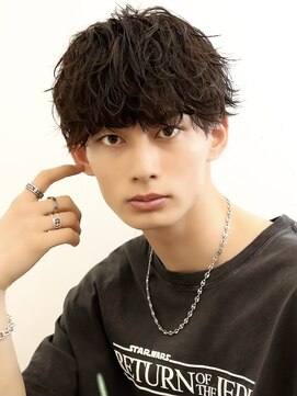 アーリー(Ali'i) ソフトツイストパーマ束感マッシュウルフ