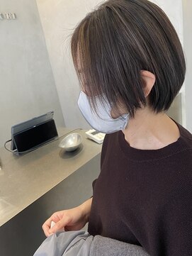 コード(Chord) 白髪ぼかしhighlight、大人女性ショートボブ［谷合