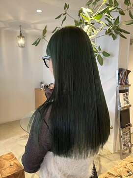 レティ(lety) ブリーチなし。パツっと。深めgreen color