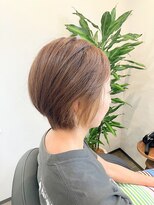 アイノ(AINO.)&nbsp;【シルエット◎】老若男女ウケの良いショートレイヤー