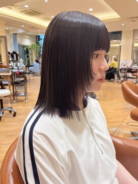 ビュートリアム265(BEAUTRIUM 265) 顔周りウルフボブ ラベンダーアッシュ 長めロブ ボブウルフ 銀座