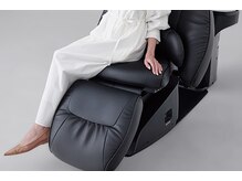 柔らかなクッションとバックレストで包み込まれるような体感を