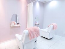 リタ ハマセン(LiTA. hamasen)の雰囲気(ネイル、アイブースも完備!!同時施術も可能。事前予約がおすすめ)