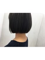 キー(kii) 透明感ある暗めカラー。