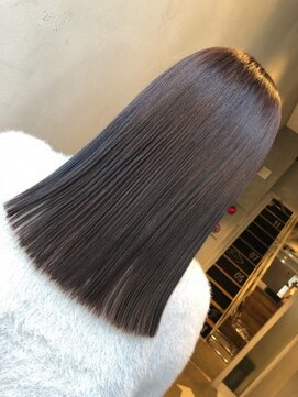 ジーナ(XENA) 切りっぱミディ