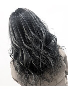 シエラ 心斎橋(CIERA.) CIERA.3Dカラー×ダークグレイジュ