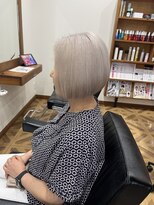 ココロヘアー マド(Cocolo hair MADO) ホワイトグレージュ