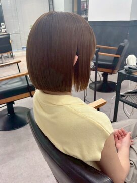 ネオリーブ クーロ(Neolive curro) 小顔タッセルボブ×ぱつっとボブ[美髪/縮毛矯正/丸型卵型]