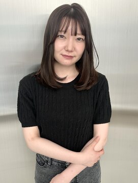 チグン(Jigun) グレージュに低めのレイヤーカット♪