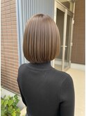 大人可愛いヘーゼルグレージュカラー顔まわりレイヤー小顔ボブ