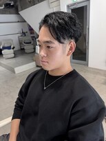 シアー(siar)&nbsp;刈り上げ　ツーブロック　センター分け　前下がり