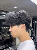 テーパーフェードニュアンスパーマ刈り上げセンターパートメンズ