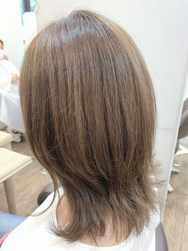 アルターリール(aL ter Rire) ハイライト/グレージュ/レイヤーカット/福原遼華