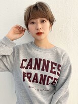 ベージュショート/マッシュショート/耳掛けショート