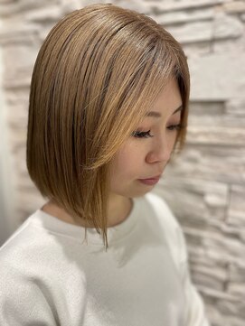 トータルビューティサロン シェリ(total beauty salon cheri) ハイトーンベージュ×切りっぱなしミニディ