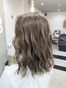 エイティエイト(88) オリーブグレージュ