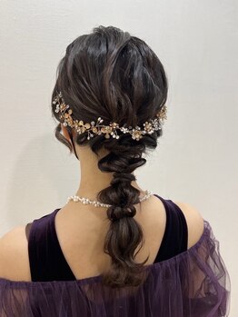 ベルバイリトル(belle by little)の写真/特別な日のヘアアレンジはプロにお任せ！結婚式やイベント、デートにも◎あなたの魅力を引き出します♪
