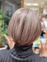 サヴォア(Savoir)&nbsp;ラベンダーベージュ、ショートボブ