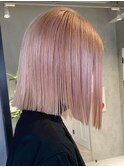 切りっぱなしボブピンクベージュミディアムボブダブルカラー
