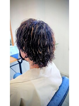 メンズデザインバイラフ 八乙女(Men's desgin by Rough) MEN’S HAIR/サーフカール/刈り上げセンターパート/八乙女