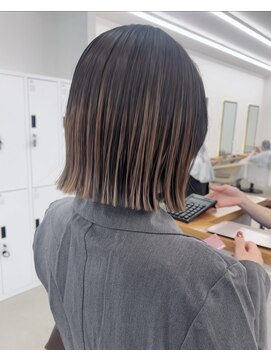 サンド 大阪梅田(sand) オリーブグレー/クラゲヘアー/ココアベージュ／レイヤーボブ