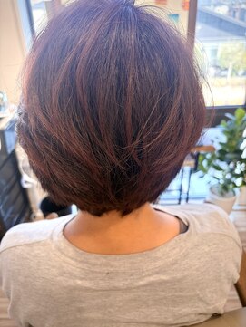 フォーシーズン(Four Season) 【大人女性支持率◎】乾かすだけで決まる上質ショートボブ