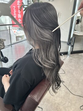 イースブルー 高松店(Y’s Blue) ◎お客様スタイル◎インナーカラー◎シルバー