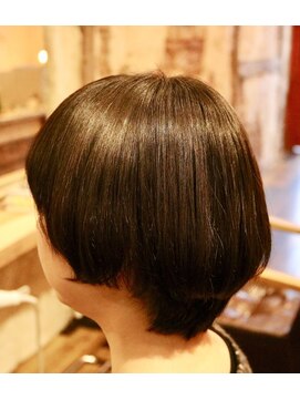 ムニ(Muni) B"16　＃＋コテパーマ×ショートボブ