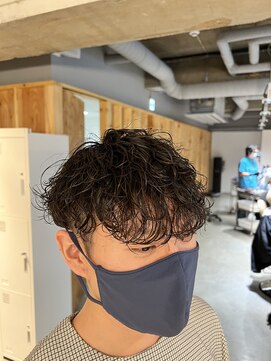 アカ(ACA) メンズカットパーマ波巻ツイストスパイラルパーマ札幌大通