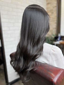 アトリエナガノ(atelier nagano) ニュアンスカラー/センターパート/ツヤ髪スタイル/ブルージュ