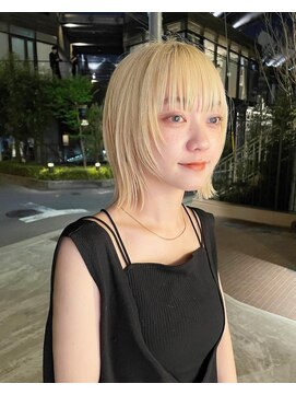 ルル 表参道(lulu.) 外ハネボブ レイヤーカット ブロンド 切りっぱなしボブ【Riku】