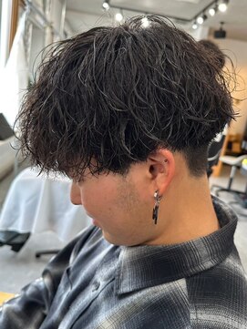 フゥ 宇都宮(FeU) 波巻きパーマメンズパーマメンズヘアツーブロックツイストパーマ