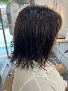 ヴァージ(Verge) レイヤーカット/ウェーブパーマ/前髪/こなれミディ[代官山駅]