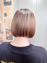 シック(Chic) ボブショートミニボブ ミルクティーアッシュ ハイトーンカラー