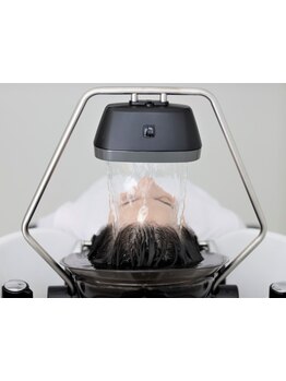 髪も頭皮もスッキリ♪癒しのヘッドスパで日頃の疲れを癒して、健康的な美髪へ…。