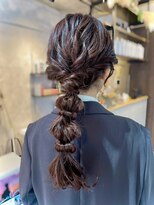 ノエ(Noe) 【フワッと可愛い大人っぽ編み下ろしヘア♪】