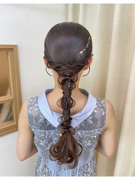 ソノ(sono) 編み下ろし　タイトヘア　タイトポニー　参列ヘア