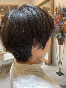 アカリ(acari) ショートボブ