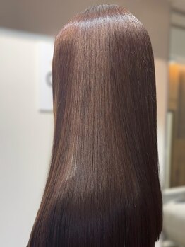 サヴォイ 本厚木店(SAVOY)の写真/エイジングによるうねりやパサつき/広がりを改善するトリートメントで、髪のハリ・コシをアップ◇