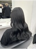 赤みのないグレージュ