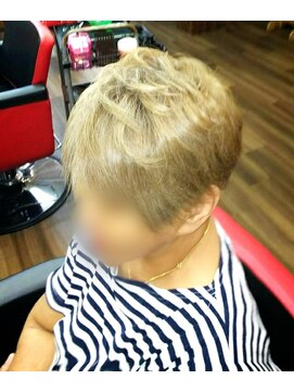 カットビ(CutBi) シルバーアッシュ×大人アシメショート