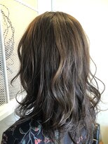 オリバ ヘアー(OLIBA HAIR)&nbsp;ハイライトでデザインカラーを楽しむ！