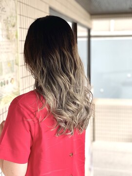 トモズヘアデザイン(Tomo's Hair Design) ホワイトグレージュ
